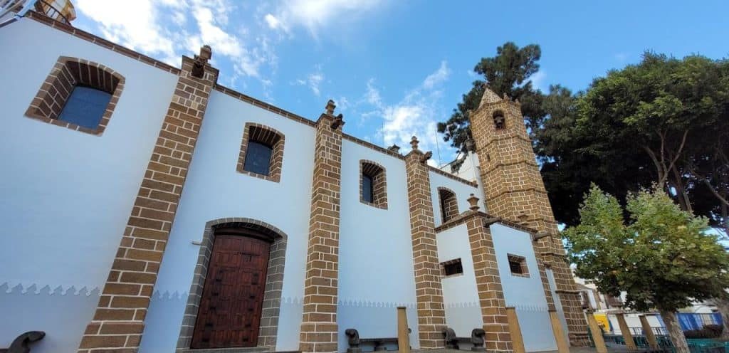 horarios de misa de Basílica de Nuestra Señora del Pino en Teror