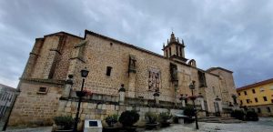 Colmenar Viejo 4 horarios de misa de Basílica de la Asunción de Nuestra Señora en Colmenar Viejo