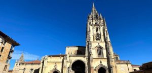 Oviedo 23 horarios de misa de Catedral de San Salvador en Oviedo