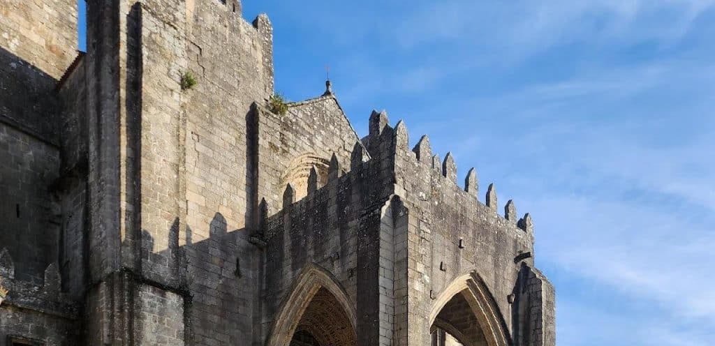horarios de misa de Catedral de Santa María de Tui en Tuy