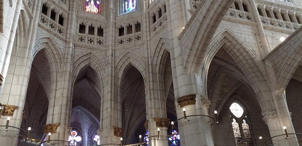 horarios de misa de Catedral de Santa María en Vitoria