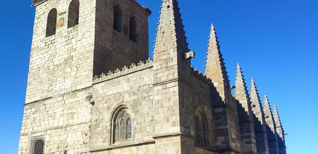 horarios de misa de Iglesia Colegiata de San Martín de Tours en Bonilla de la Sierra