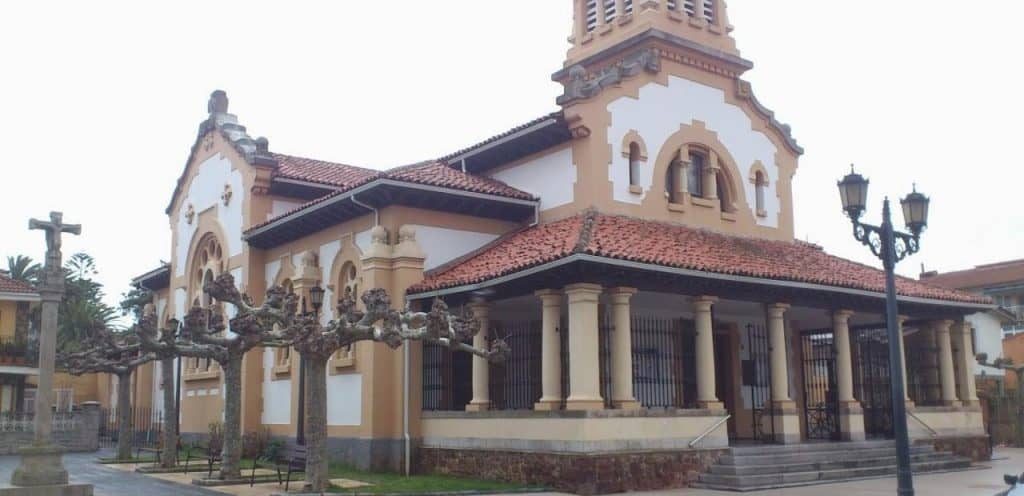 horarios de misa de Iglesia Nuestra Señora del Carmen de Salinas en Castrillón