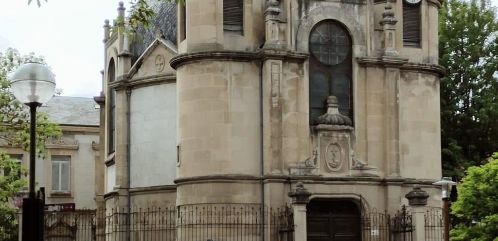 horarios de misa de Iglesia Parroquial Sagrada Familia en Vitoria