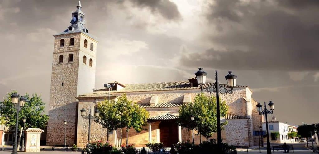 horarios de misa de Iglesia Parroquial San Martín Obispo en Lillo