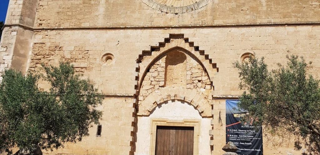 horarios de misa de Iglesia Parroquial de Petra en Petra