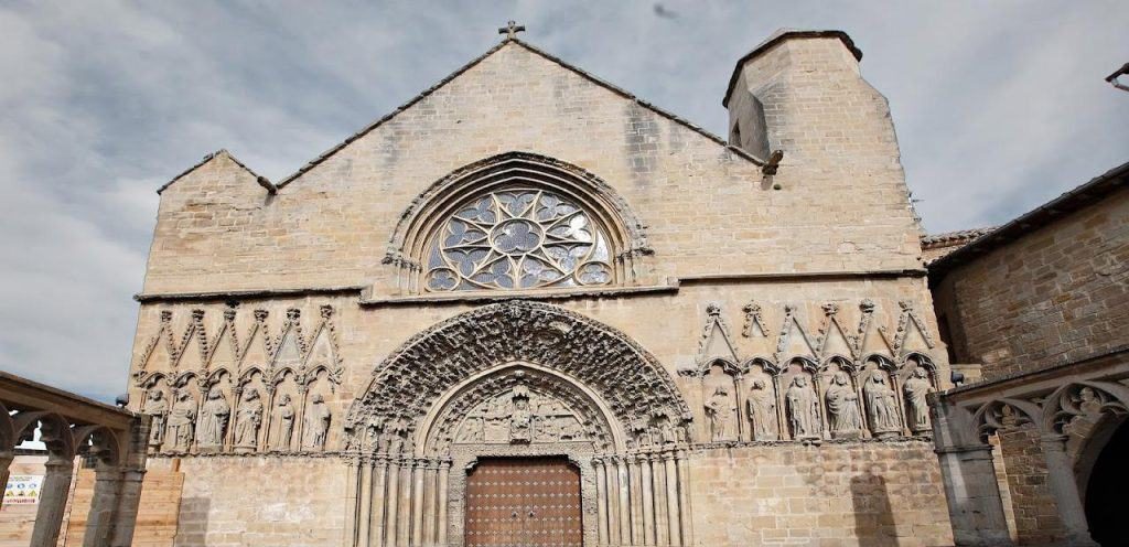 horarios de misa de Iglesia Santa María La Real en Olite