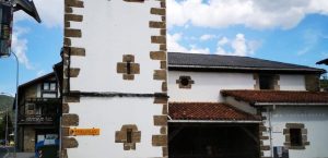 Zubiri 2 horarios de misa de Iglesia de San Esteban en Zubiri