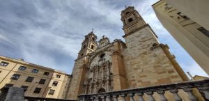 horarios de misa de Iglesia de San Juan y San Pedro de Renueva en León