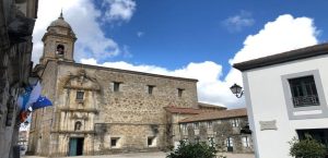 Melide 2 horarios de misa de Iglesia de San Pedro de Melide en Melide