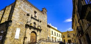Plasencia 3 horarios de misa de Iglesia de Santa Ana en Plasencia