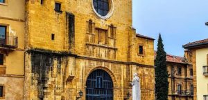 Oviedo 15 horarios de misa de Iglesia de Santa María La Real de la Corte en Oviedo