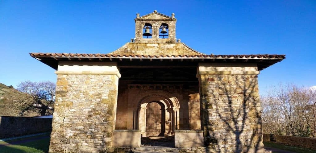 horarios de misa de Iglesia de Santa María de Narzana en Sariego