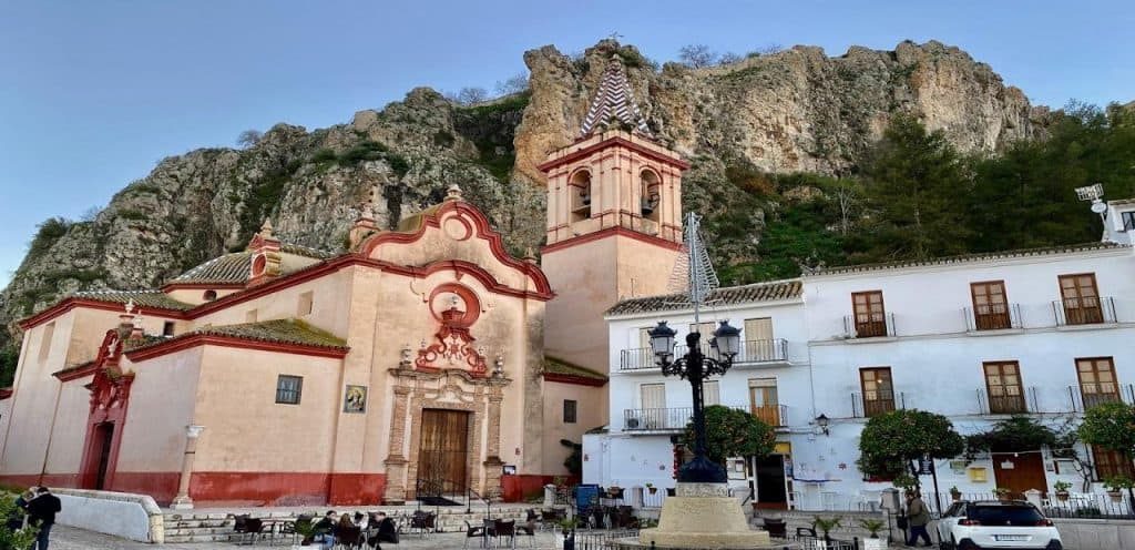 horarios de misa de Iglesia de Santa María de la Mesa en Zahara