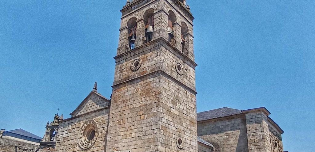 horarios de misa de Iglesia de Santa María del Azogue en Puebla de Sanabria