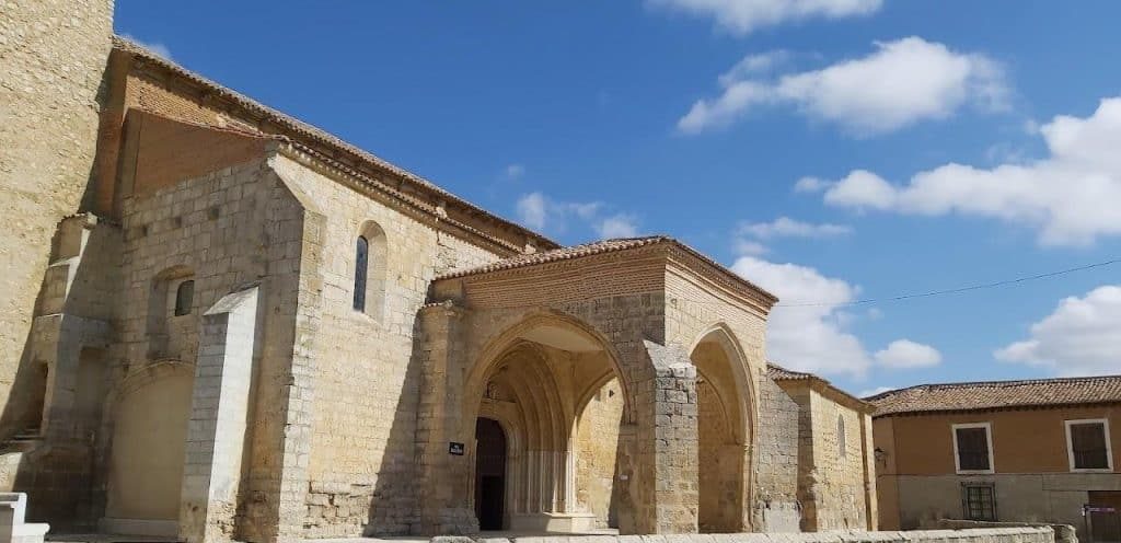 horarios de misa de Iglesia de Santa María en Paredes de Nava