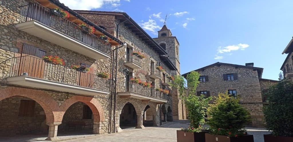 horarios de misa de Iglesia de Santa Maria y San Jaime en Bellver de Cerdanya