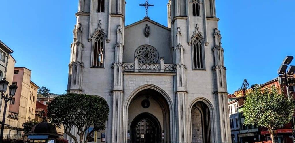horarios de misa de Iglesia de Santiago Apóstol en Langreo