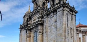 Puentedeume 2 horarios de misa de Iglesia de Santiago de Puentedeume en Puentedeume