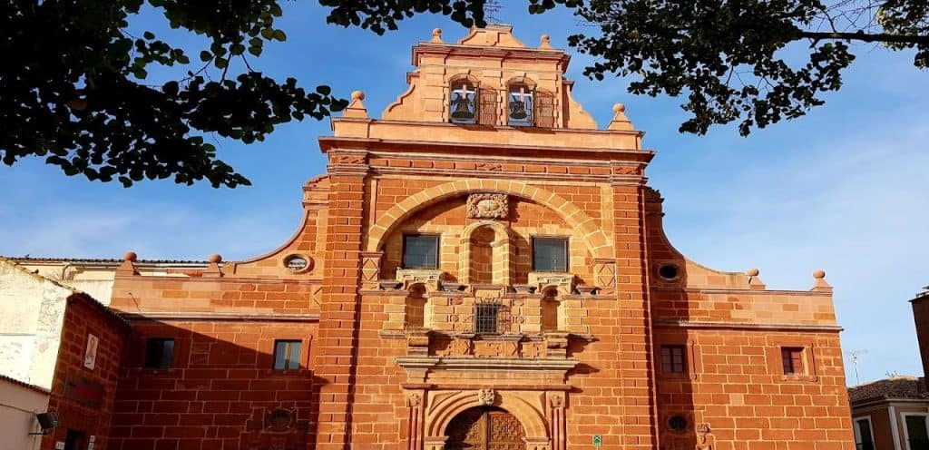 horarios de misa de Iglesia y Convento de la Santisima Trinidad en Alcázar de San Juan
