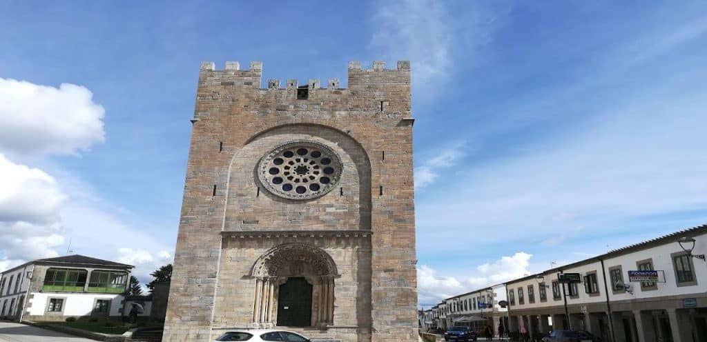 horarios de misa de Igrexa de San Nicolás en Portomarín