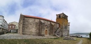 Laxe 2 horarios de misa de Igrexa de Santa María Da Atalaia en Laxe