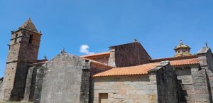 Fisterra 2 horarios de misa de Igrexa de Santa María Das Areas en Fisterra