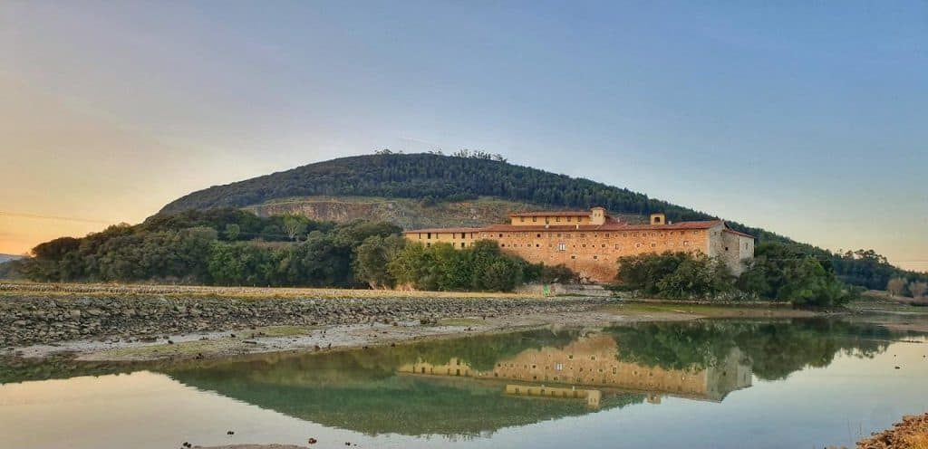 horarios de misa de Monasterio de San Sebastian de Hano O Montehano en Escalante