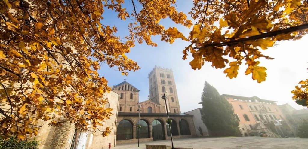 horarios de misa de Monasterio de Santa María de Ripoll en Ripoll