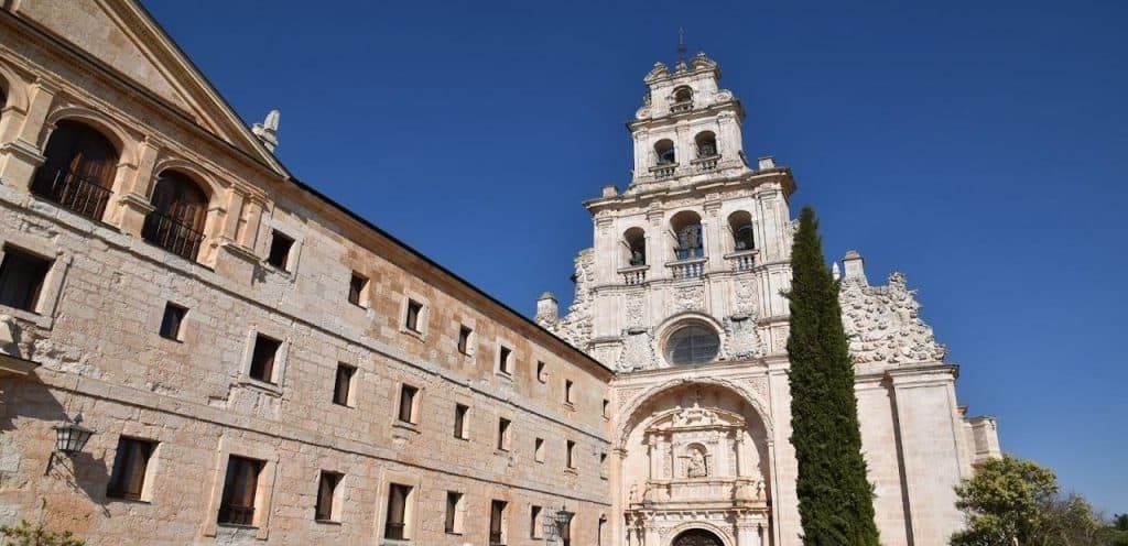 horarios de misa de Monasterio de Santa María de la Vid en La Vid y Barrios