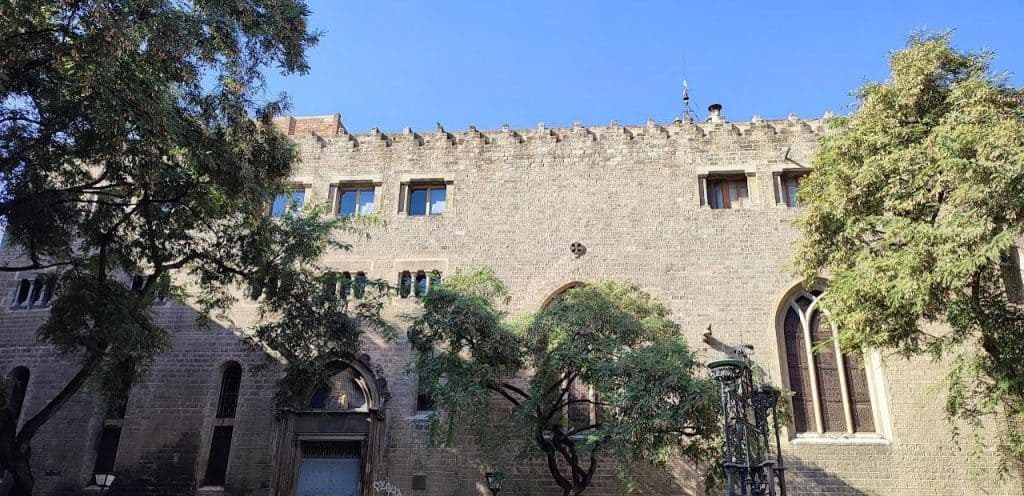 horarios de misa de Parroquia de San Pedro de Las Puelas en Barcelona