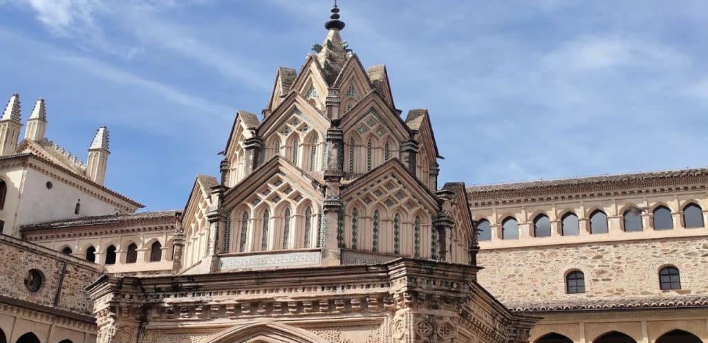 Real Monasterio de Nuestra Señora de Guadalupe 1 horarios de misa de Real Monasterio de Nuestra Señora de Guadalupe en Guadalupe