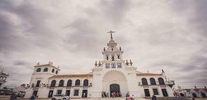 Almonte 2 horarios de misa de Santuario de Nuestra Señora del Rocío en Almonte